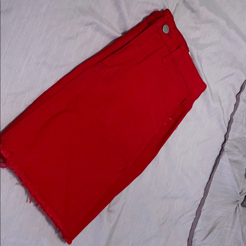 Hot red skirt!